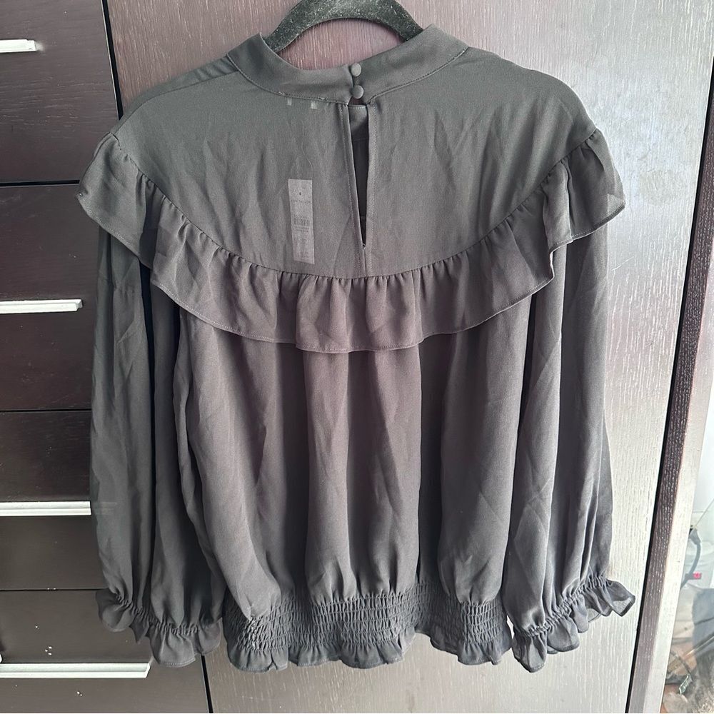 NWT! Ann Taylor Ruffle Flowy Peasant Blouse - Picture 2 of 9